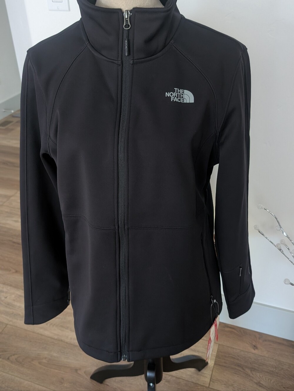 The North Face Women's Black Full-Zip Softshell Jacket